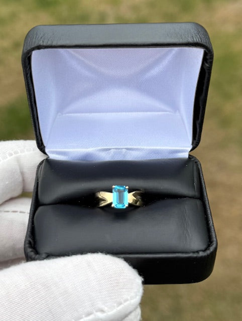 14k Yellow Gold Topaz Ring