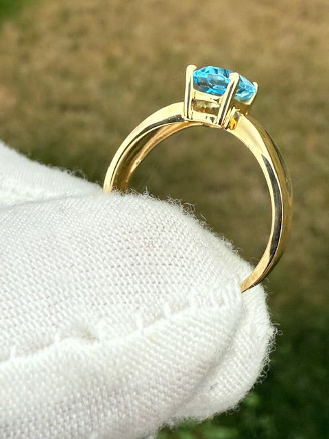 14k Yellow Gold Topaz Ring